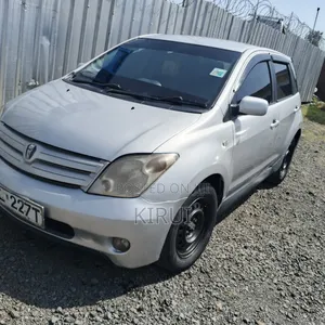 Toyota IST 2005 Silver