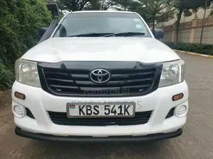 Toyota Hilux 2013 Pearl