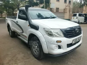 Toyota Hilux 2013 Pearl
