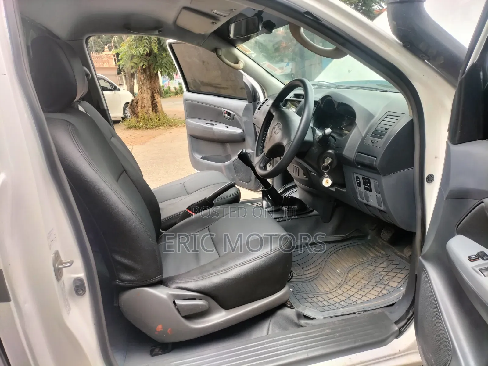 Toyota Hilux 2013 Pearl