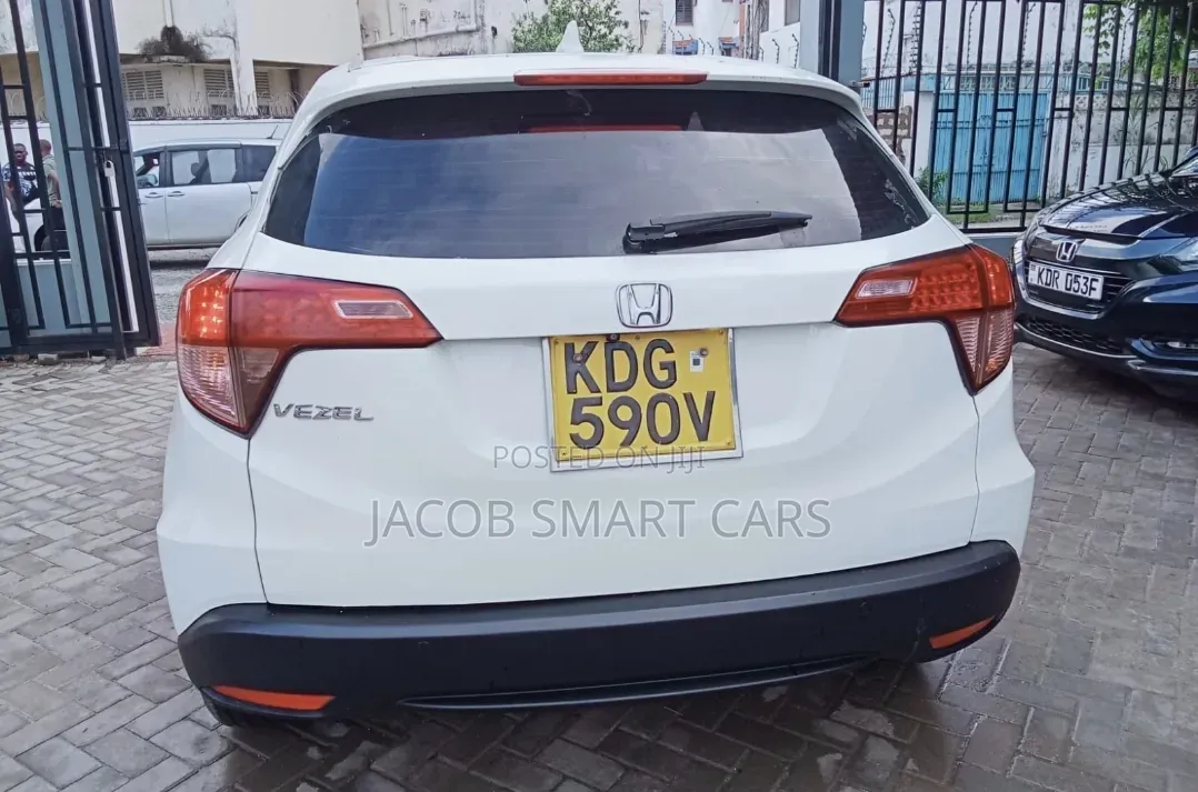 Honda Vezel 2017 White