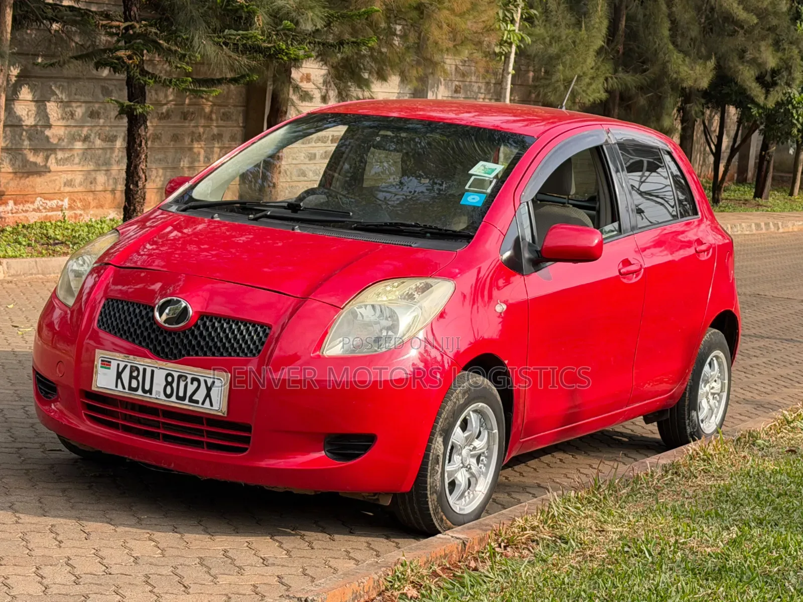 Toyota Vitz 2005 Red