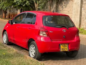 Toyota Vitz 2005 Red