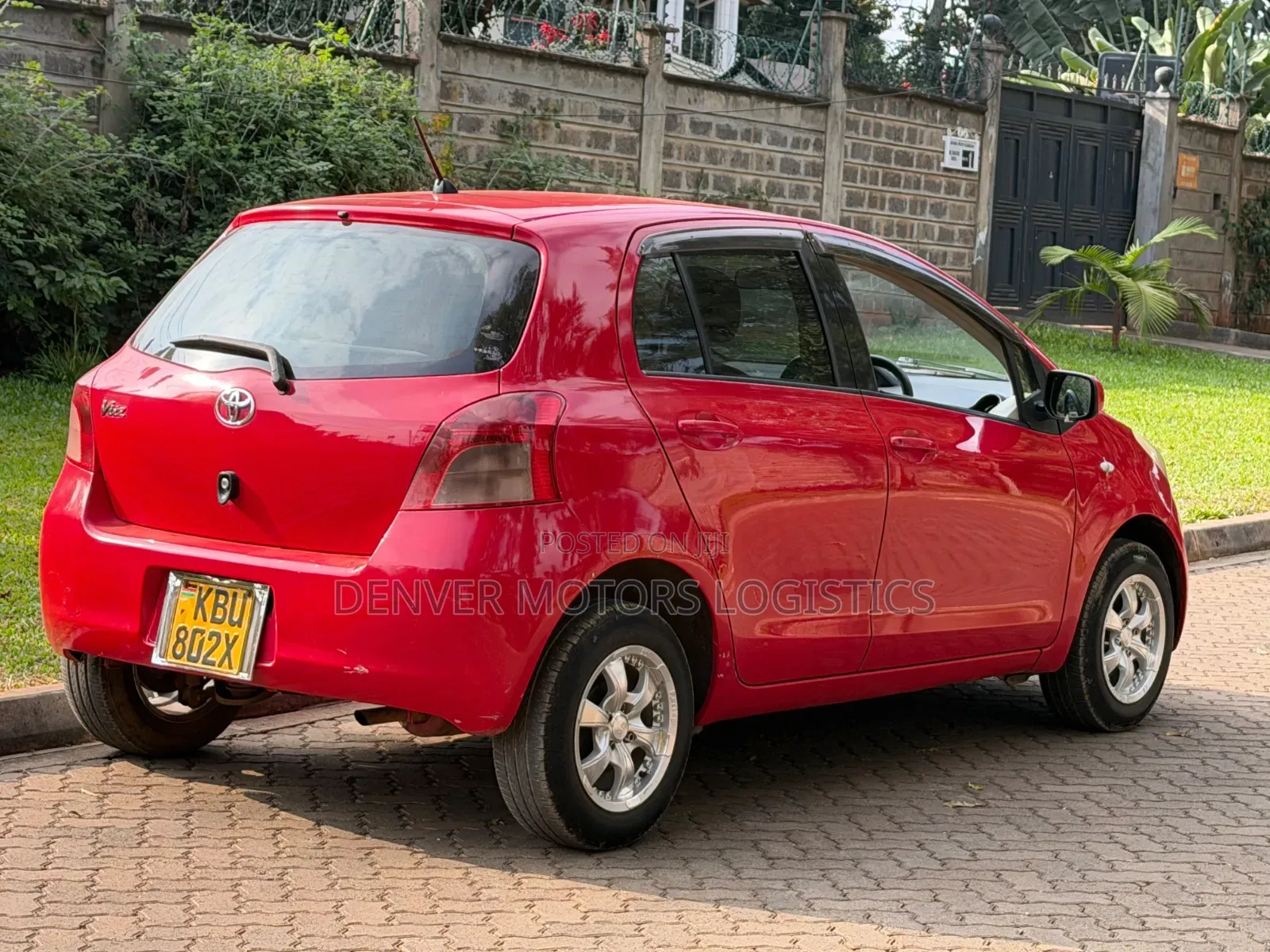 Toyota Vitz 2005 Red