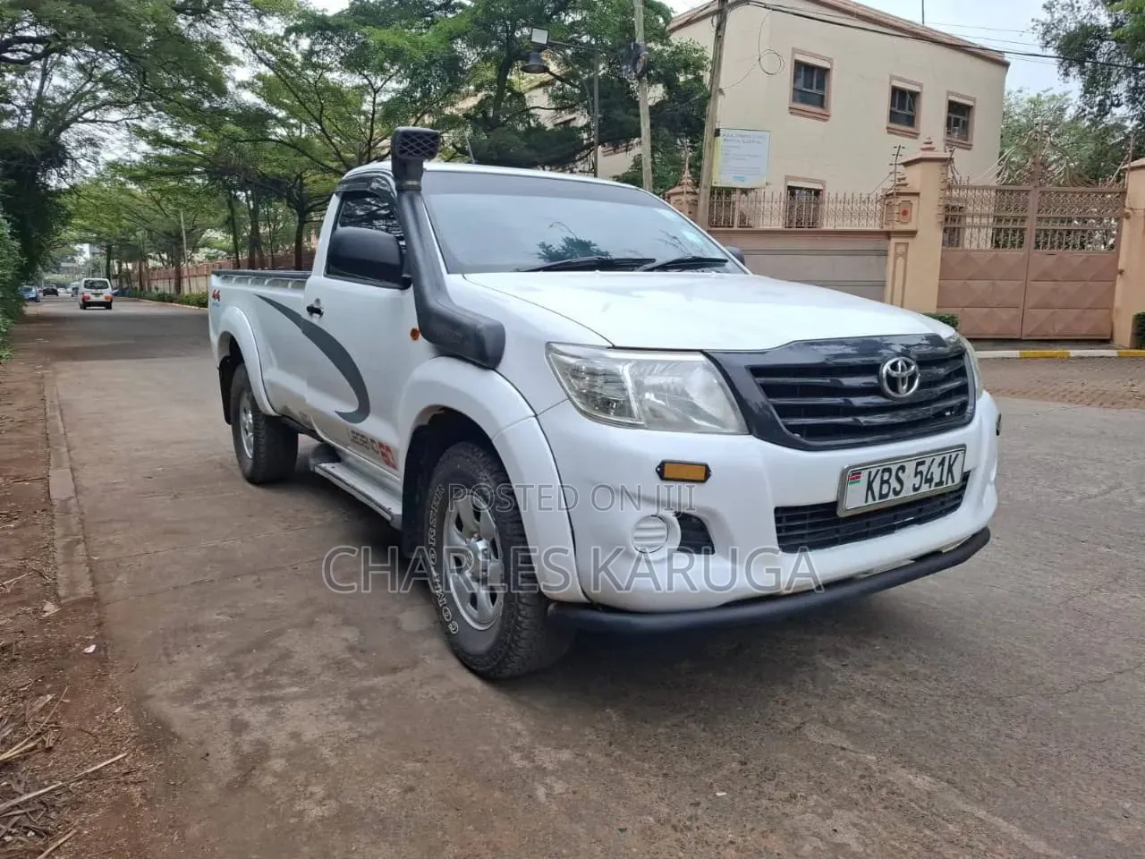 Toyota Hilux 2012 White