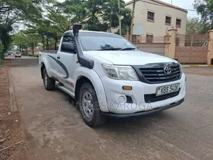 Toyota Hilux 2012 White