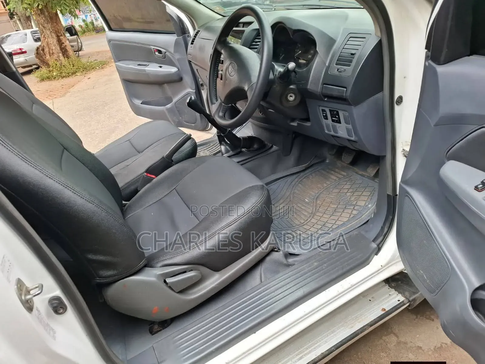 Toyota Hilux 2012 White