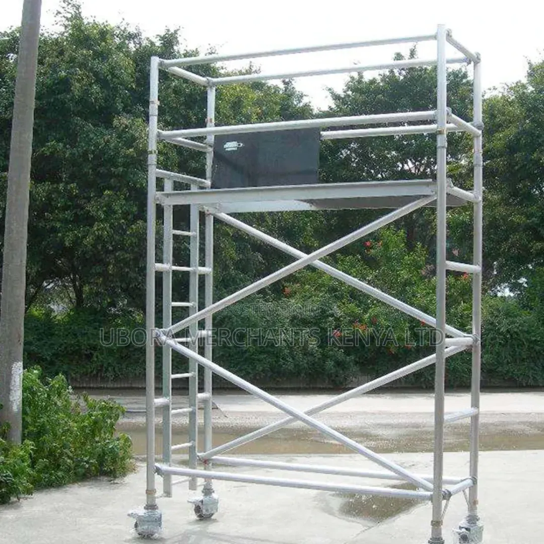 Aluminium Scaffolding Ladder 4.3mtrs, Wheeled.