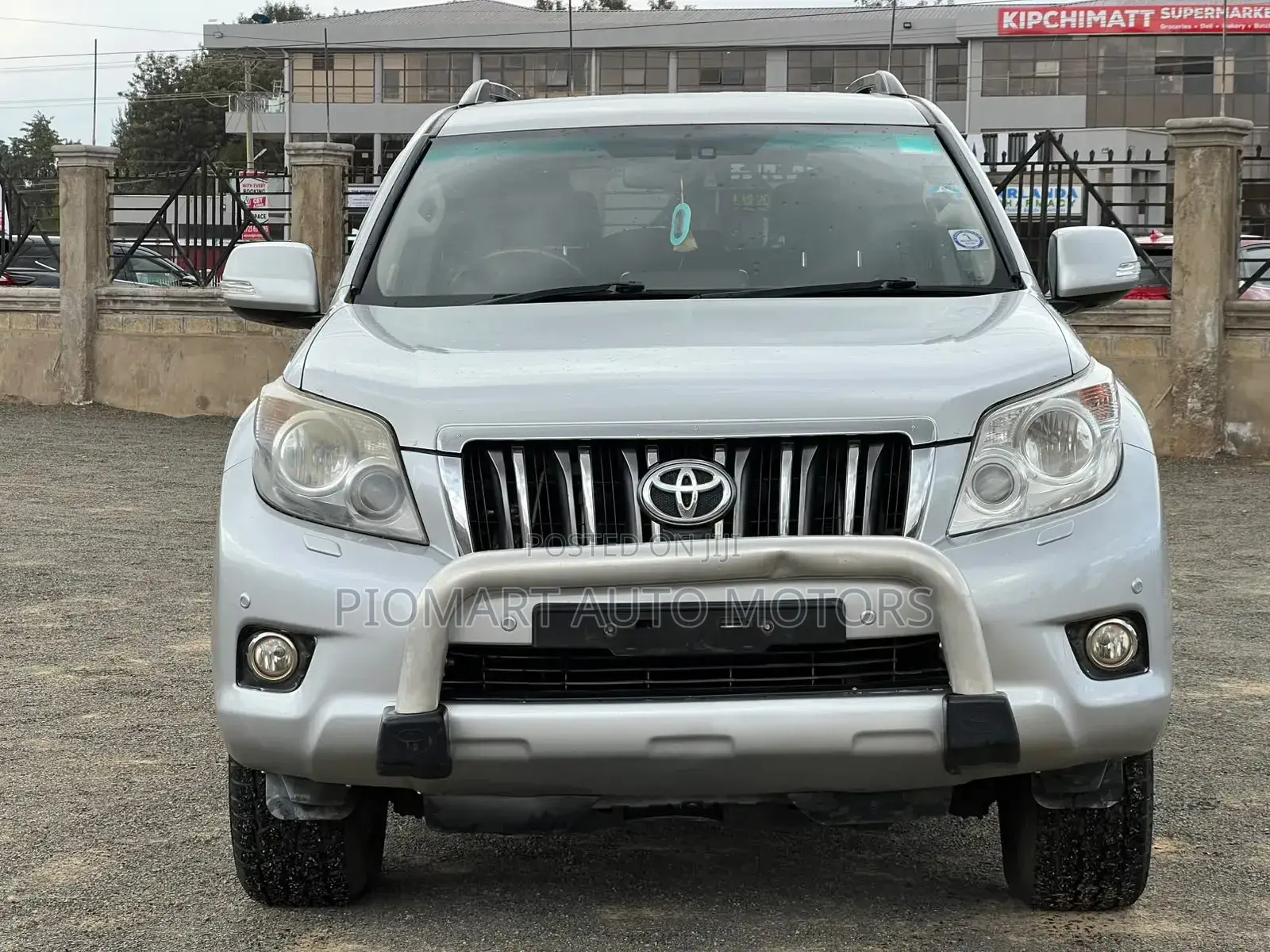 Toyota Land Cruiser Prado 2010 Silver
