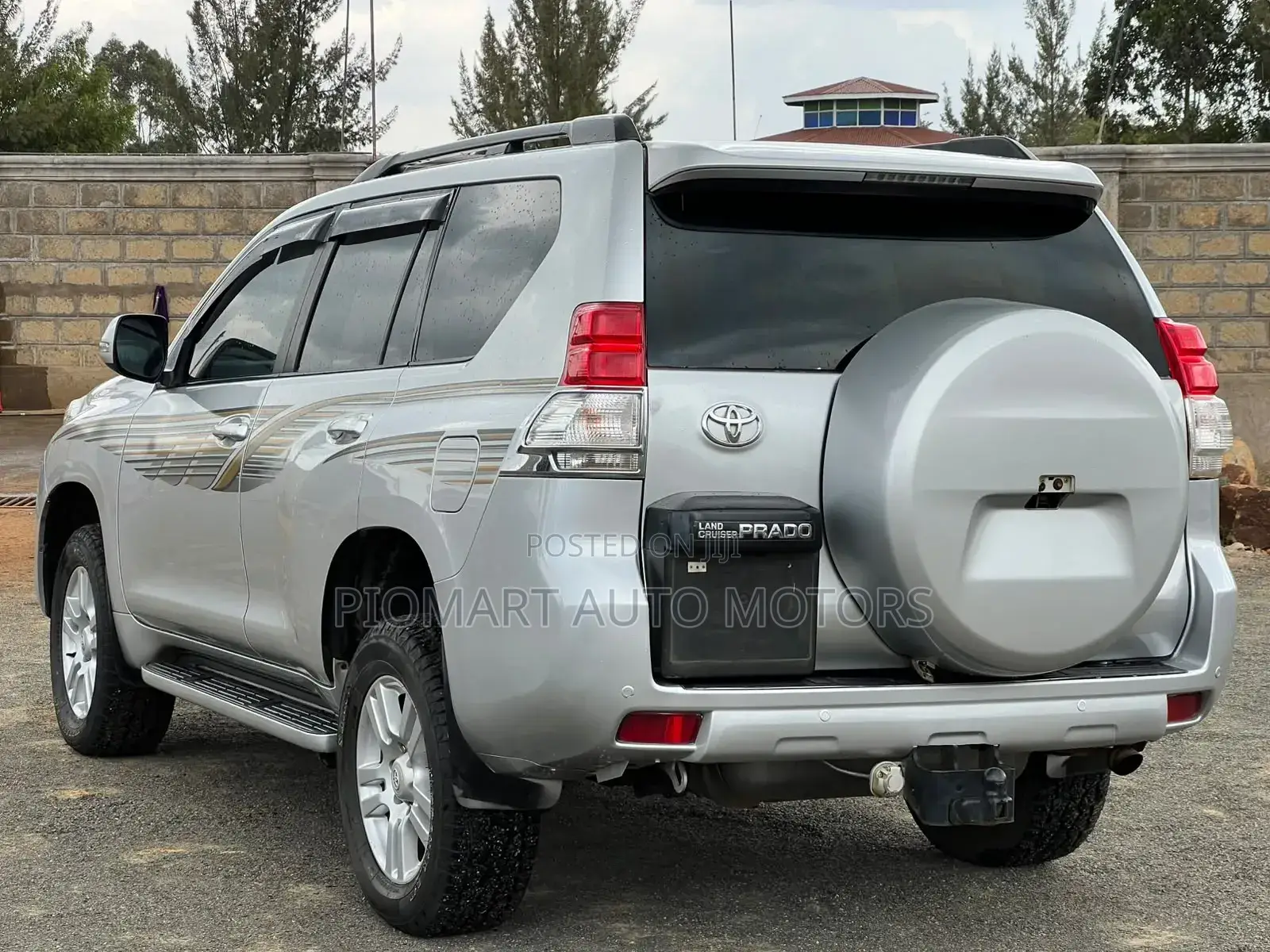 Toyota Land Cruiser Prado 2010 Silver