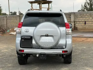 Toyota Land Cruiser Prado 2010 Silver