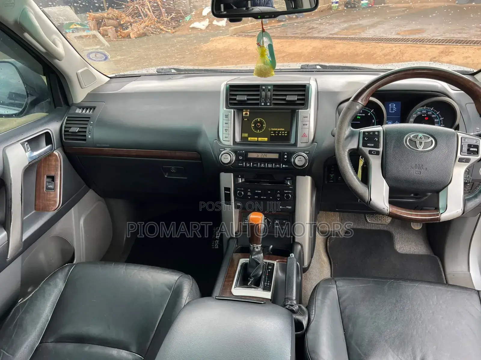 Toyota Land Cruiser Prado 2010 Silver