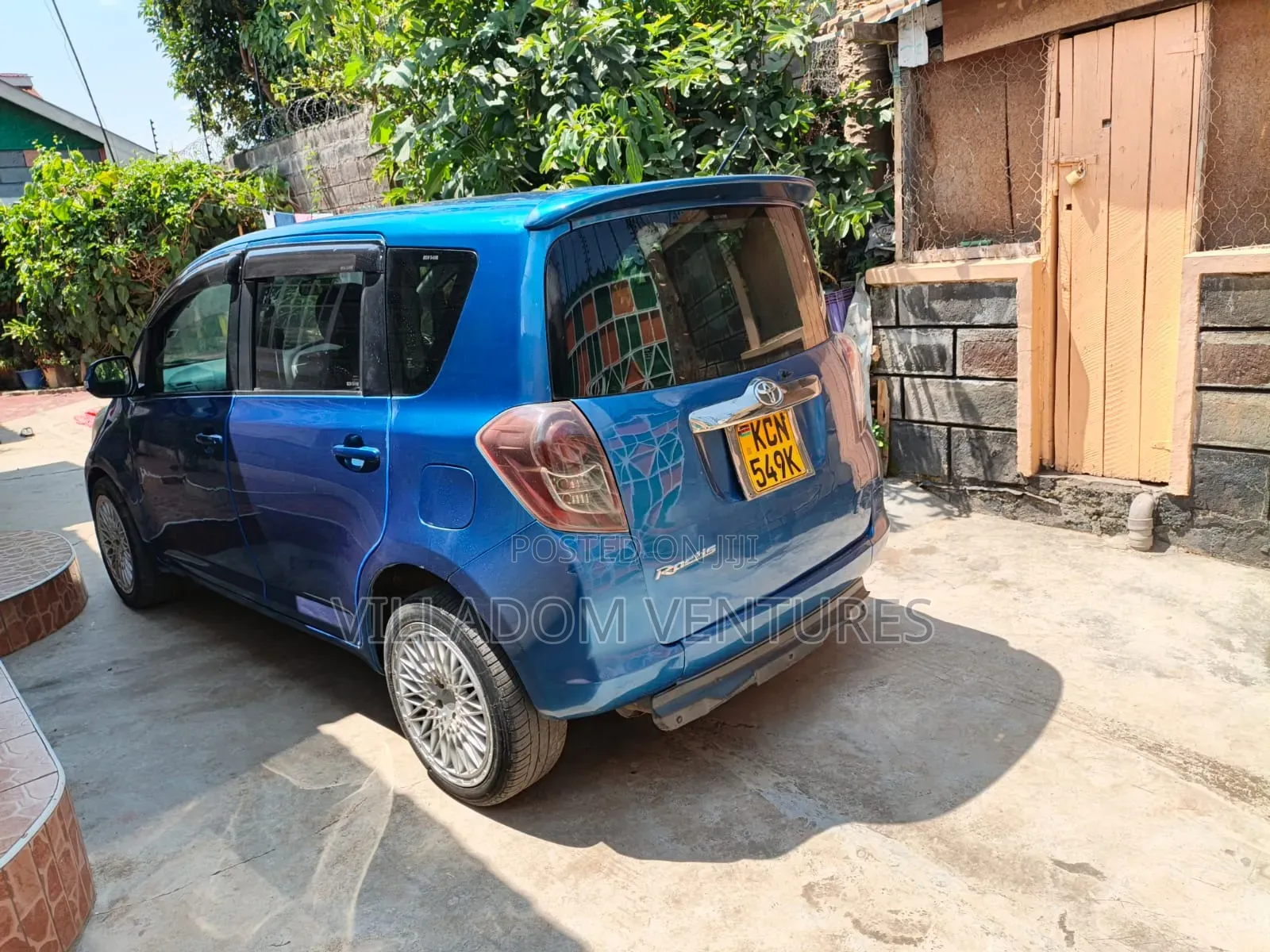 Toyota Sienta 2009 Blue