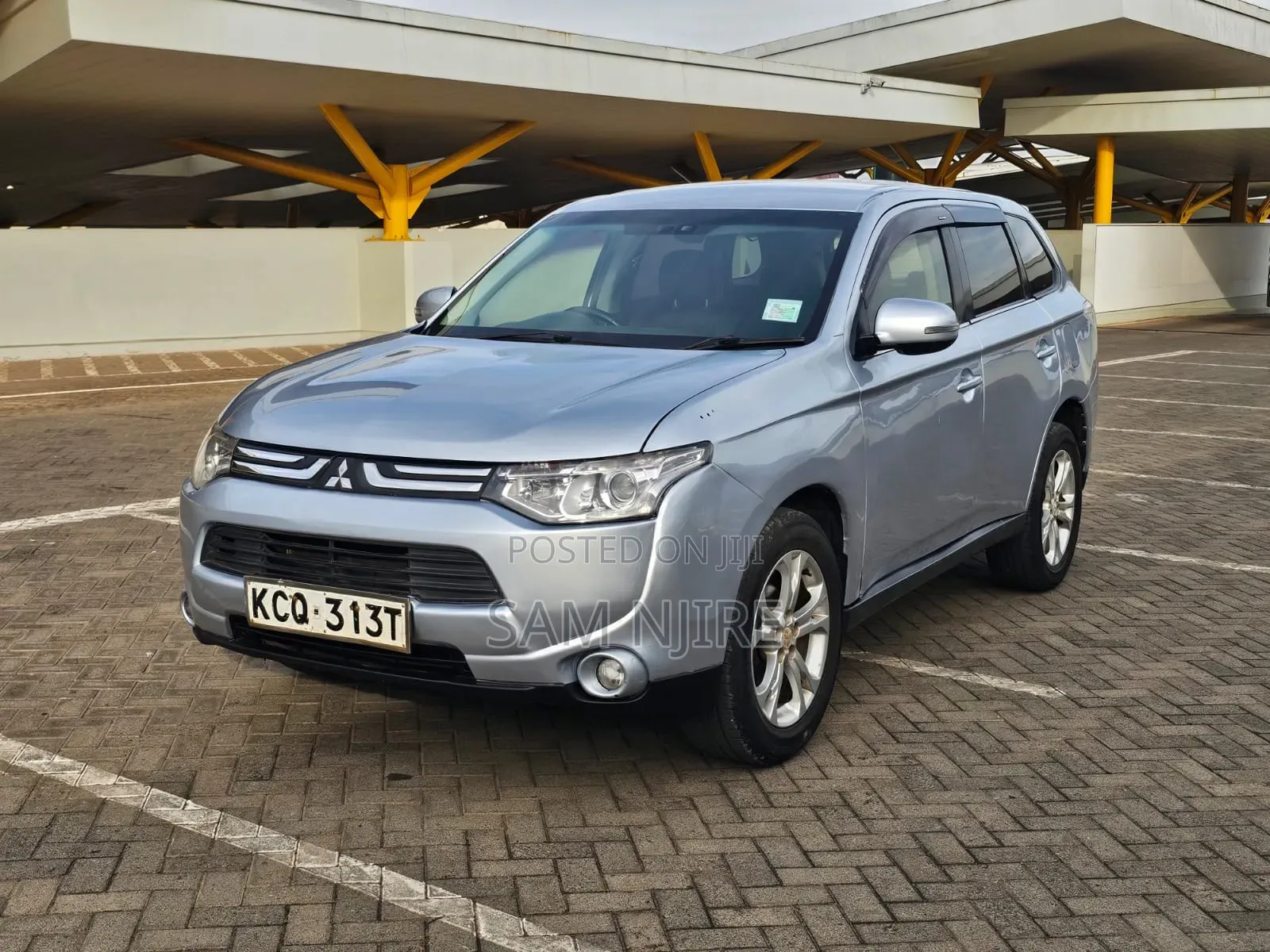 Mitsubishi Outlander 2.0 PHEV AWD 2013 Silver