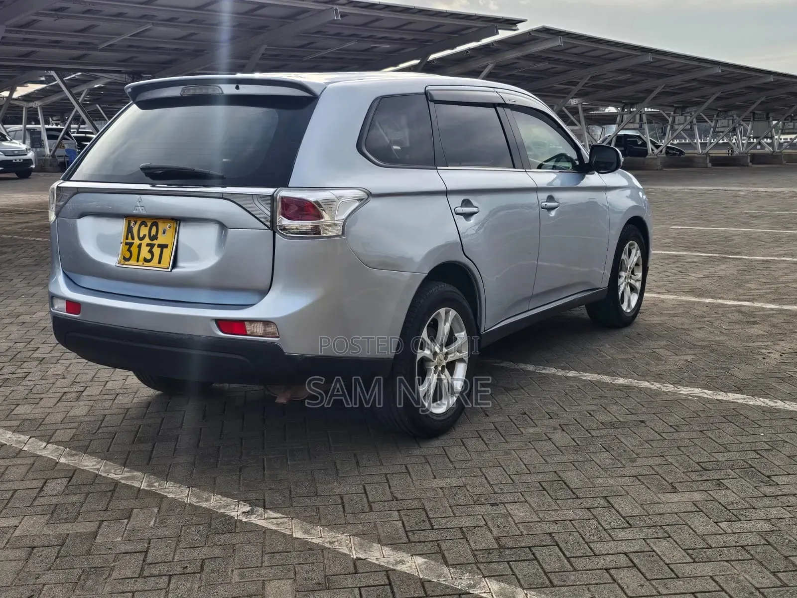 Mitsubishi Outlander 2.0 PHEV AWD 2013 Silver