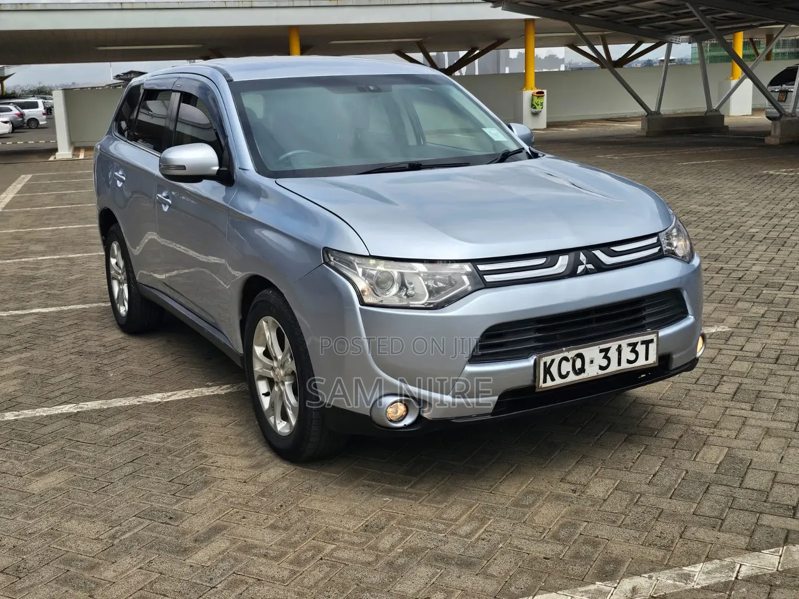 Mitsubishi Outlander 2.0 PHEV AWD 2013 Silver
