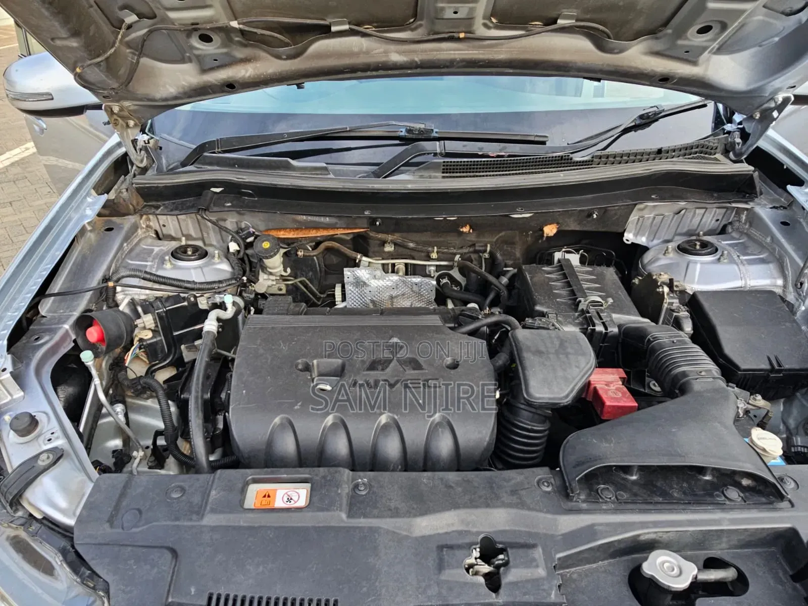Mitsubishi Outlander 2.0 PHEV AWD 2013 Silver