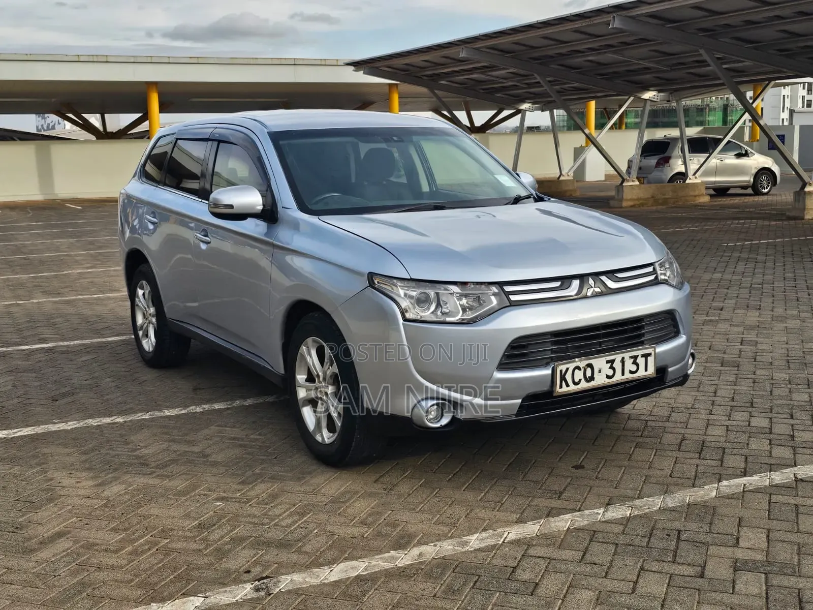 Mitsubishi Outlander 2.0 PHEV AWD 2013 Silver
