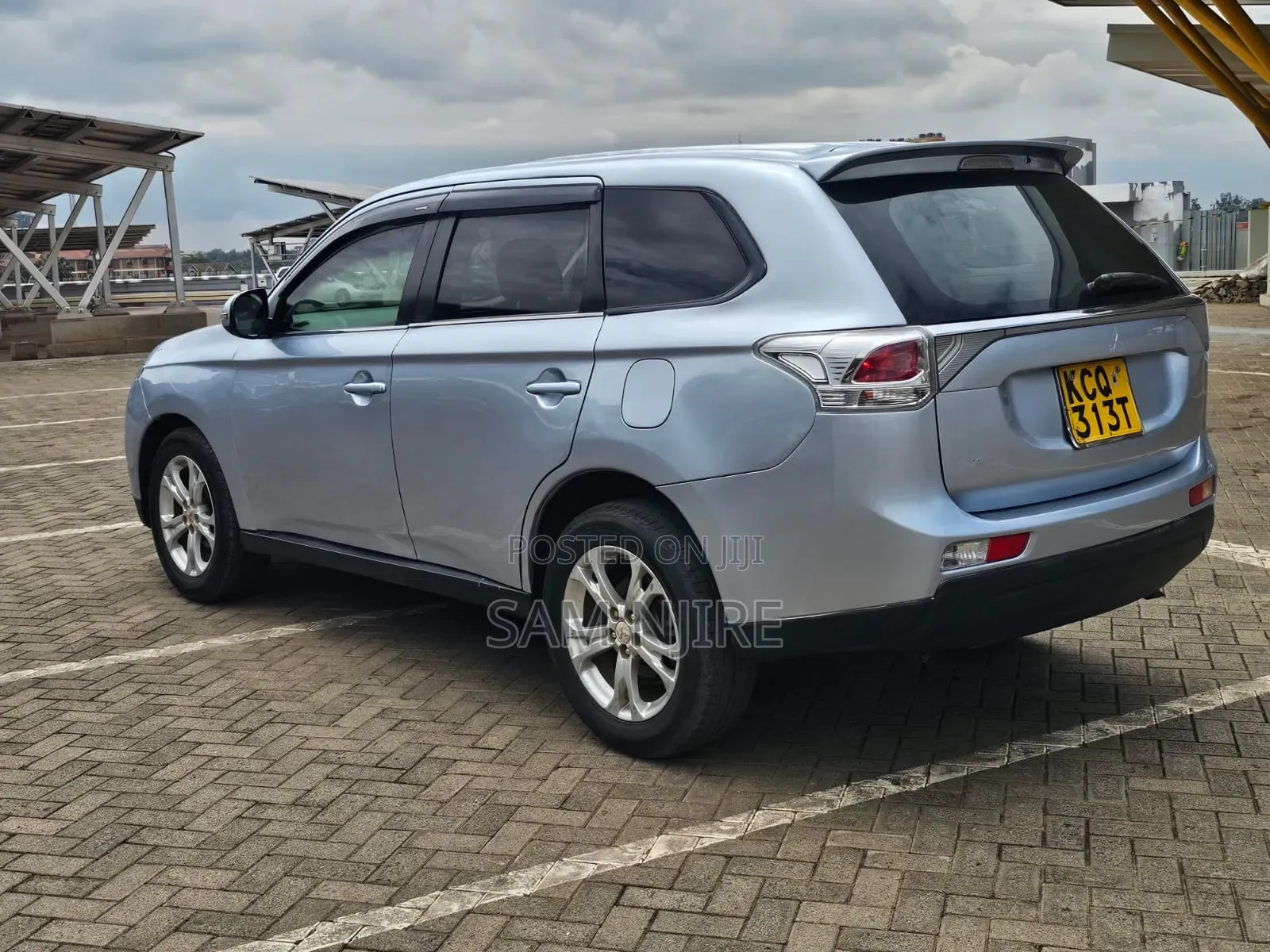 Mitsubishi Outlander 2.0 PHEV AWD 2013 Silver