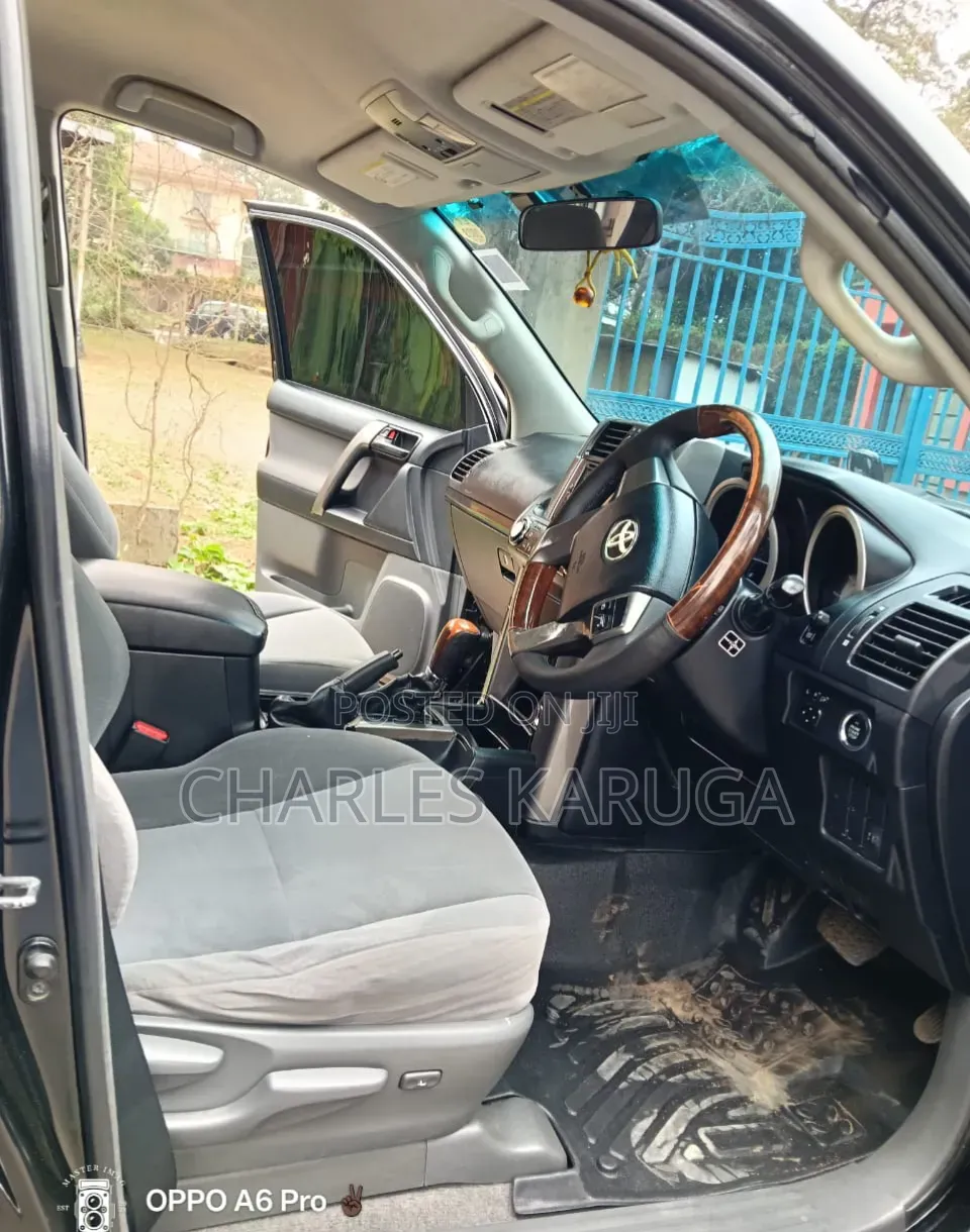 Toyota Land Cruiser Prado 2011 Black