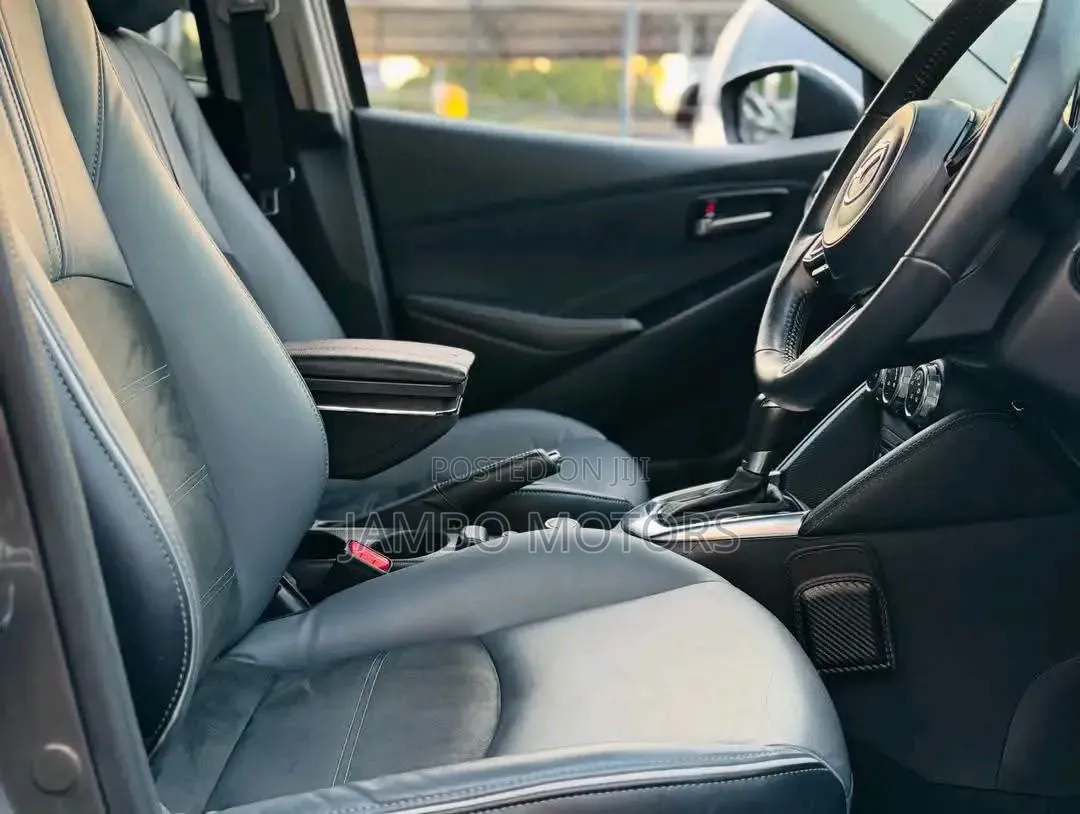 Mazda 2 2021