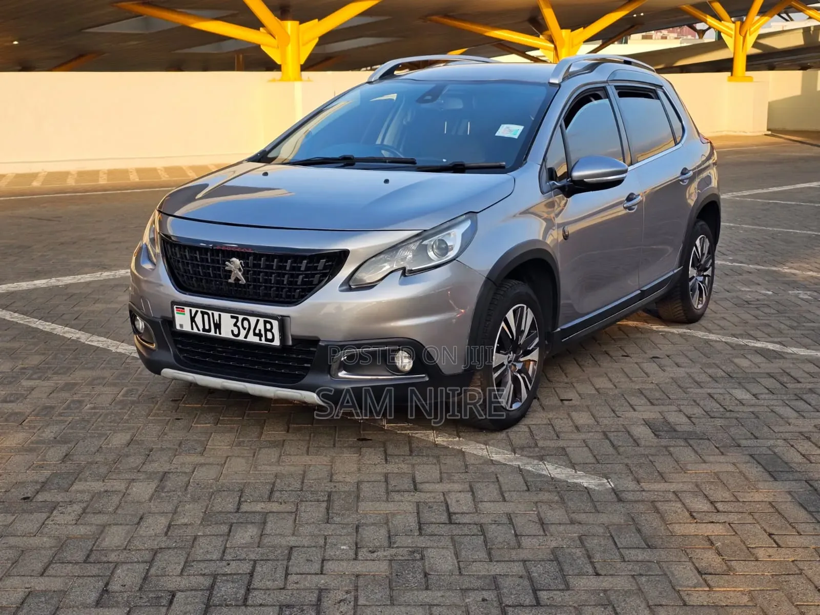 Peugeot 2008 2019 Gray