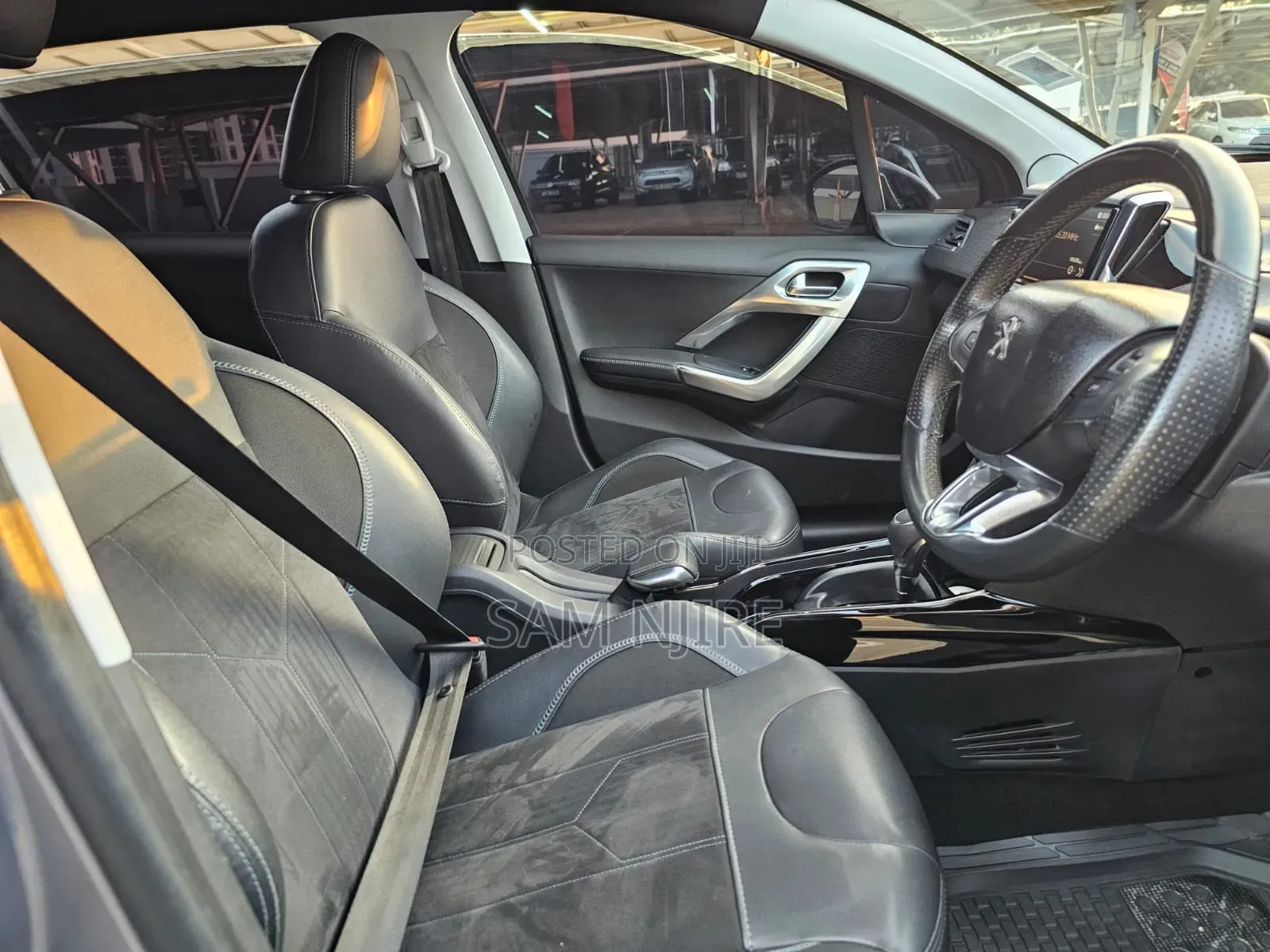 Peugeot 2008 2019 Gray