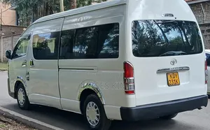 Toyota HiAce 2019 White