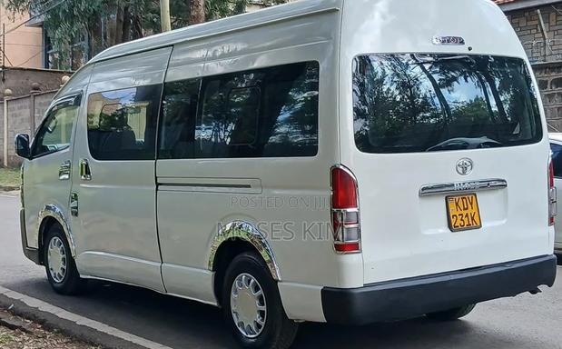 Toyota HiAce 2019 White - thumbnail 3
