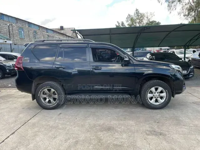 Toyota Land Cruiser Prado 2017 Black
