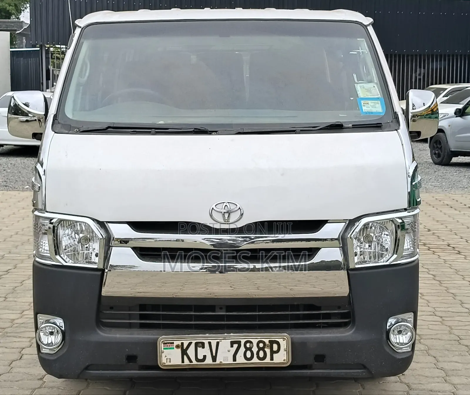Toyota HiAce 2013 White
