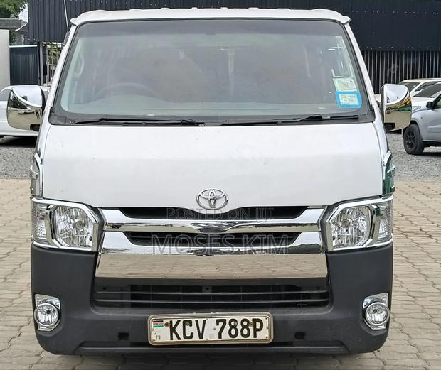 Toyota HiAce 2013 White