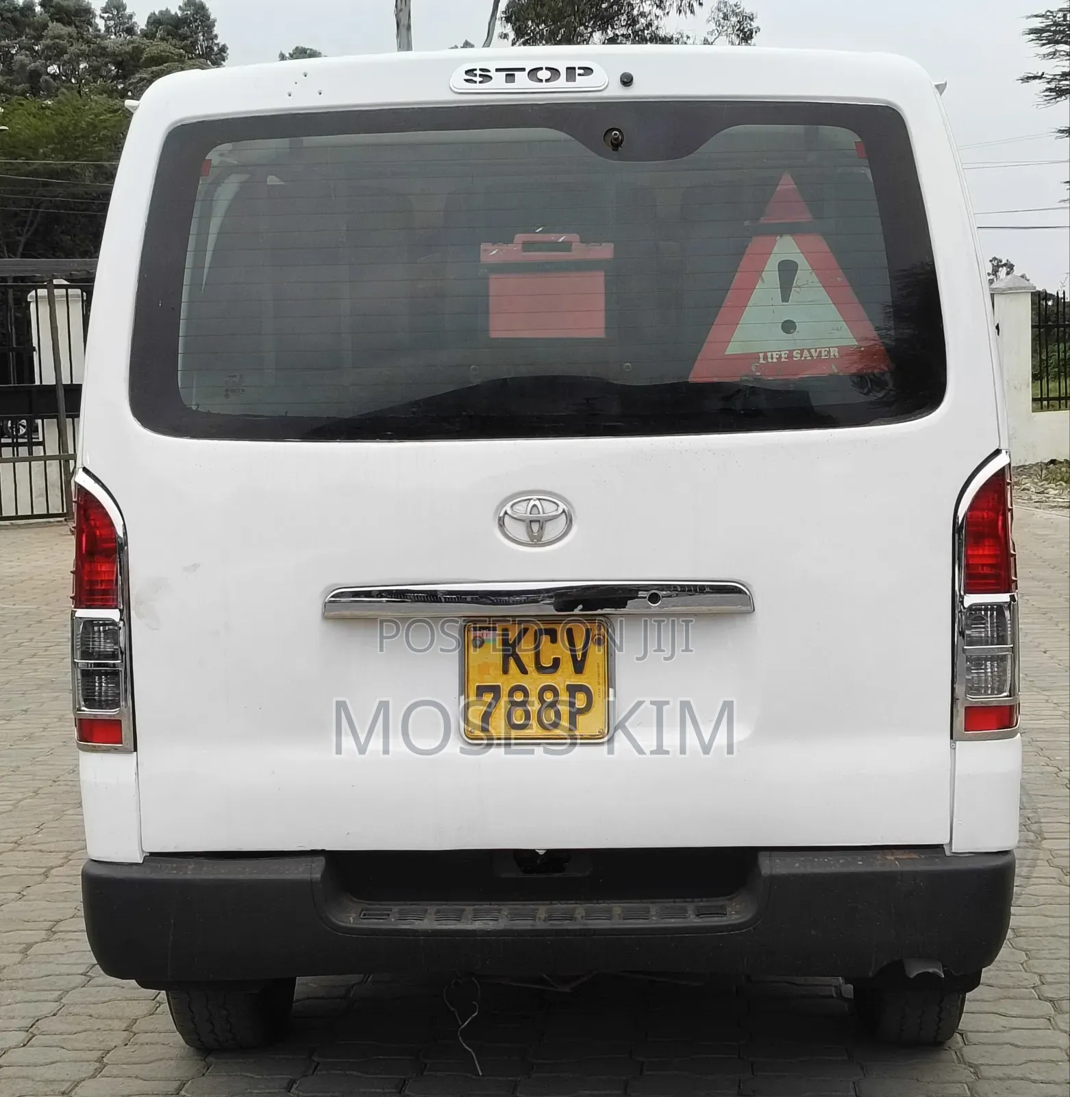 Toyota HiAce 2013 White