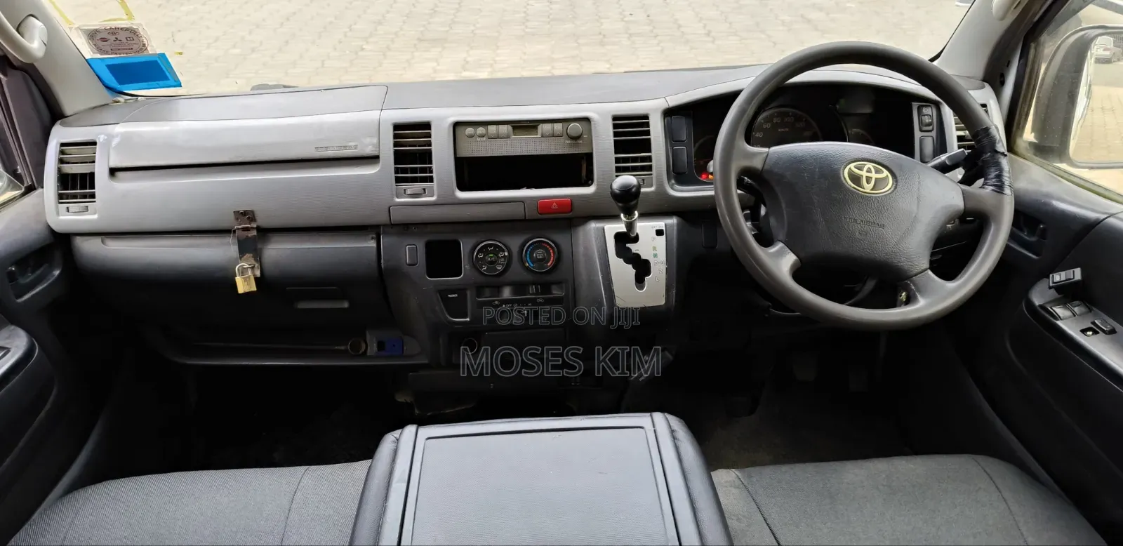 Toyota HiAce 2013 White