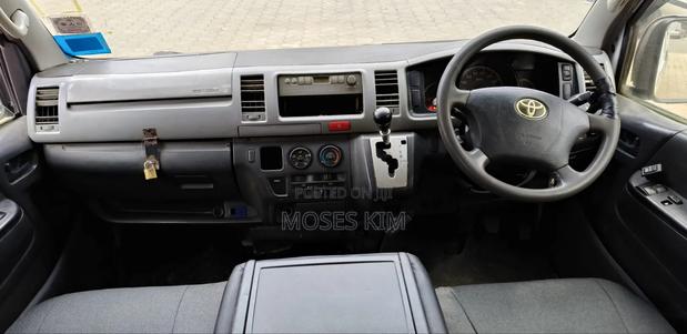 Toyota HiAce 2013 White - thumbnail 6