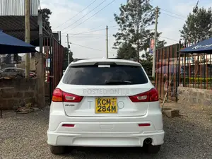 Mitsubishi RVR 2010 White