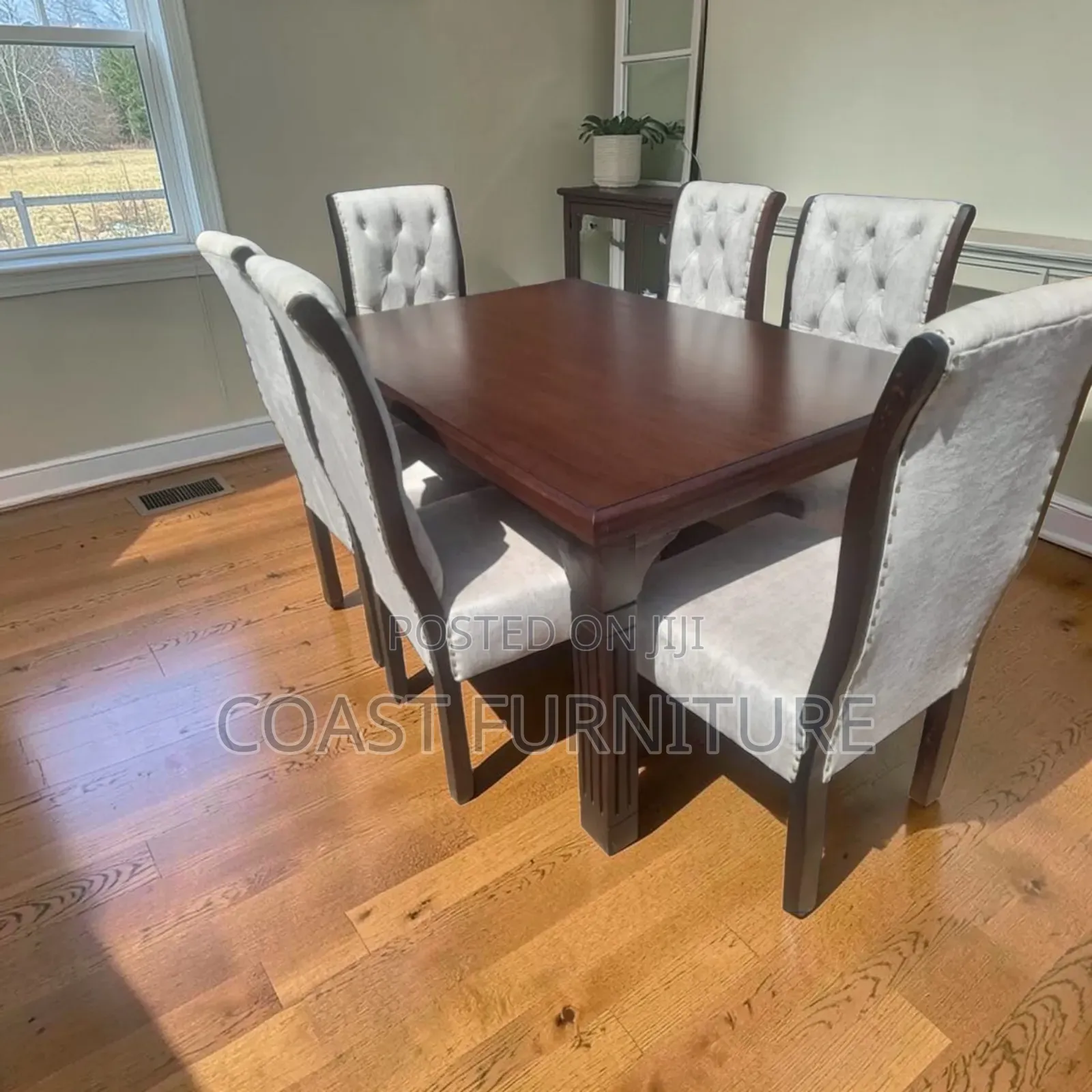 6 Seaters Dining Table Suitable for Your Family