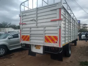 Isuzu FRR Truck