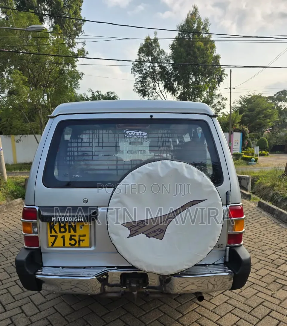 Mitsubishi Pajero 2009 Silver