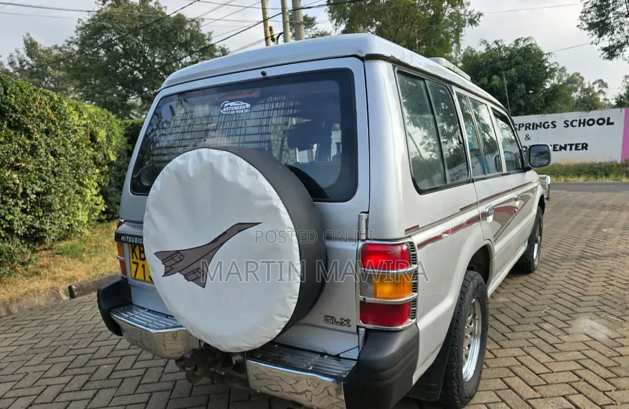 Mitsubishi Pajero 2009 Silver