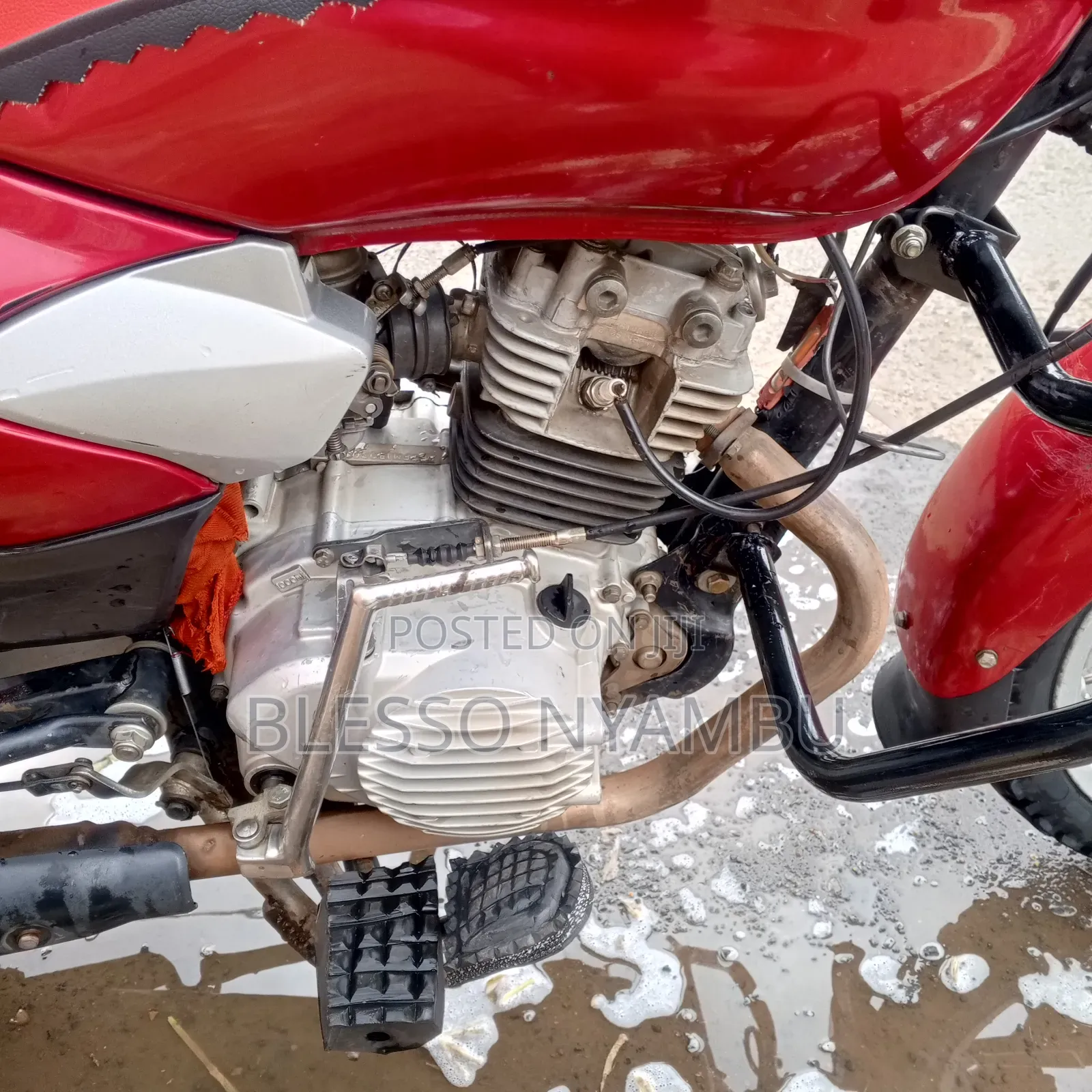 TVS HLX Plus ES 2023 Red