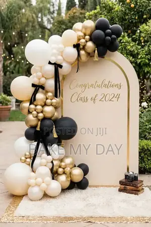 Balloon Backdrops and Room Decor