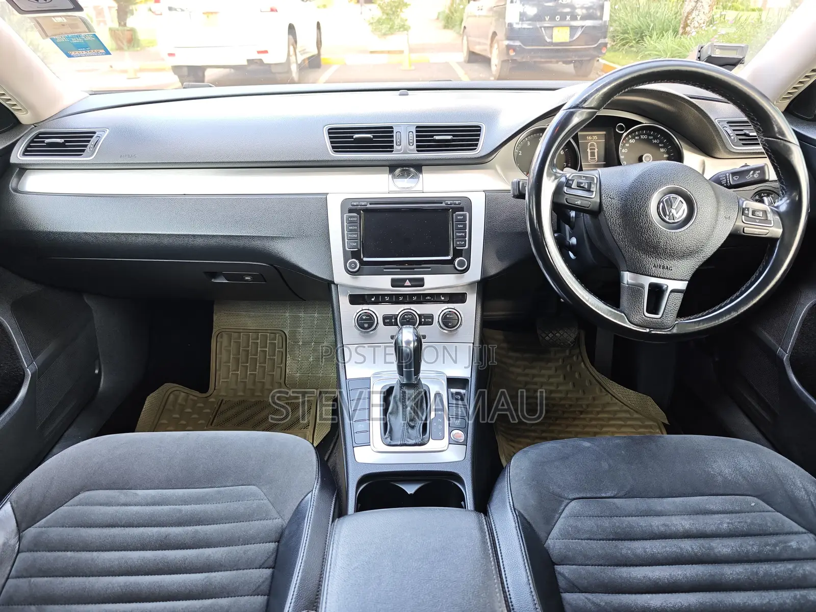 Volkswagen Passat 1.8 SE Sedan 2012 Gold