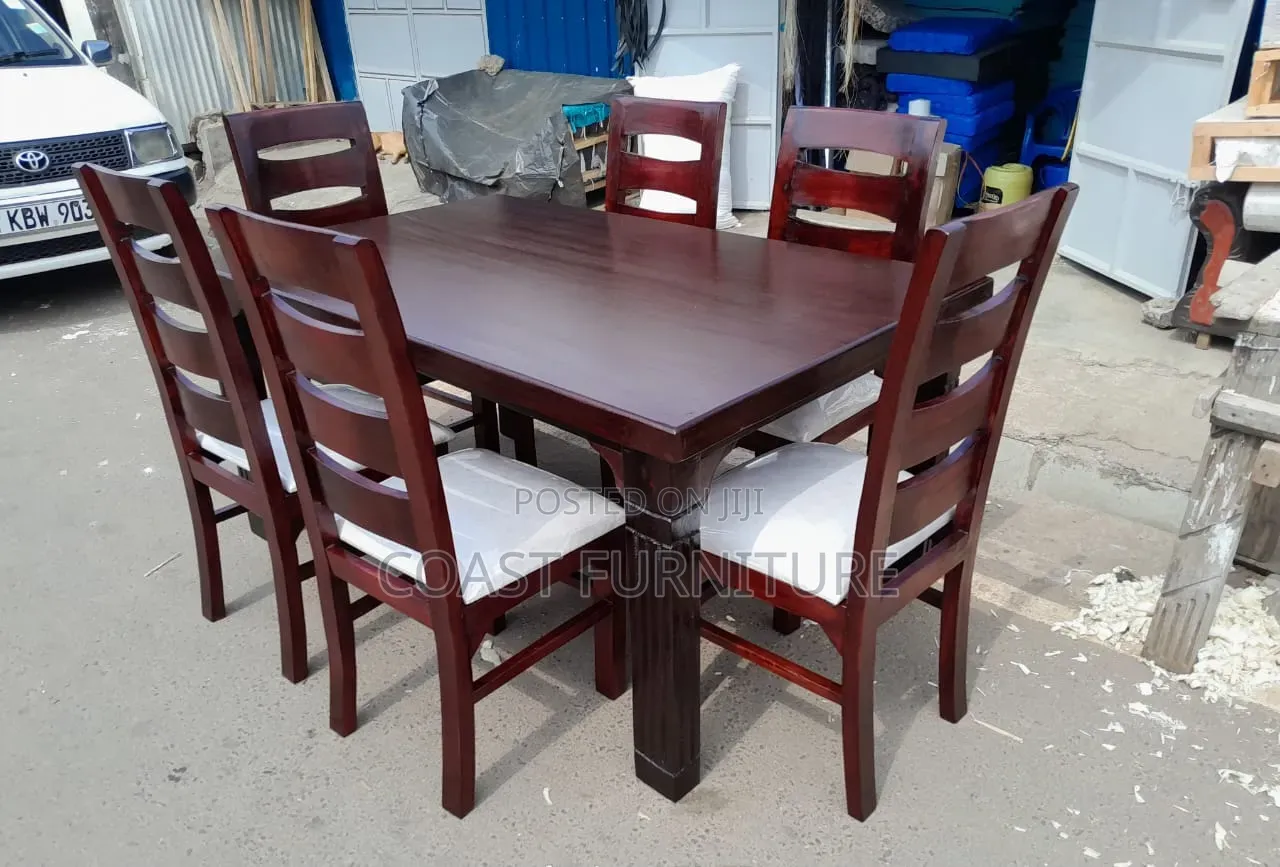 8 Seatets Dining Table That Suites Your Family