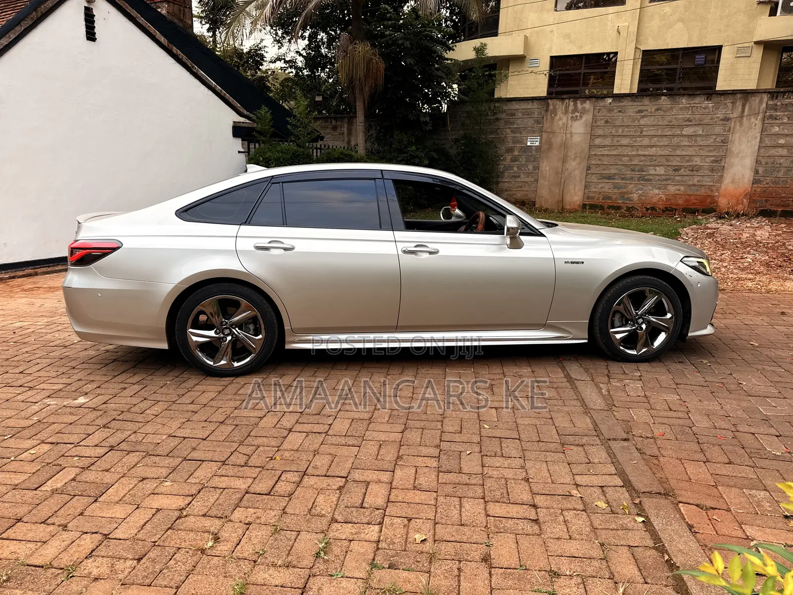 Toyota Crown 2018 Silver