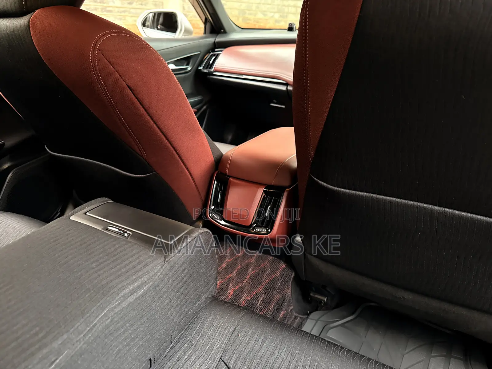 Toyota Crown 2018 Silver