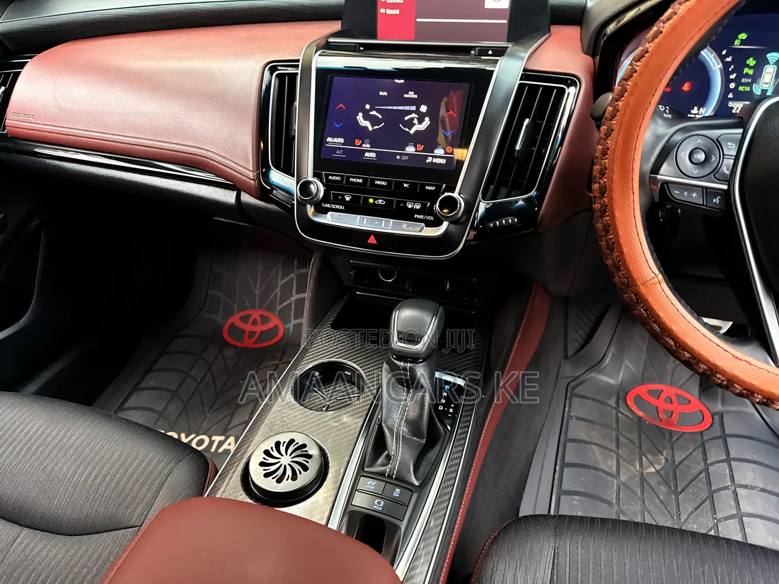 Toyota Crown 2018 Silver