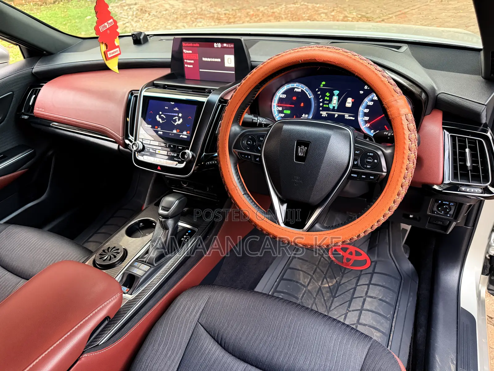 Toyota Crown 2018 Silver