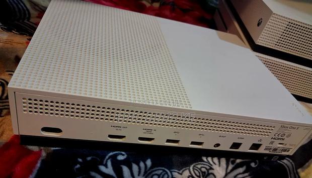 Xbox One S - thumbnail 4