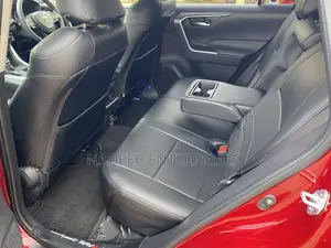 Toyota RAV4 2019 Maroon